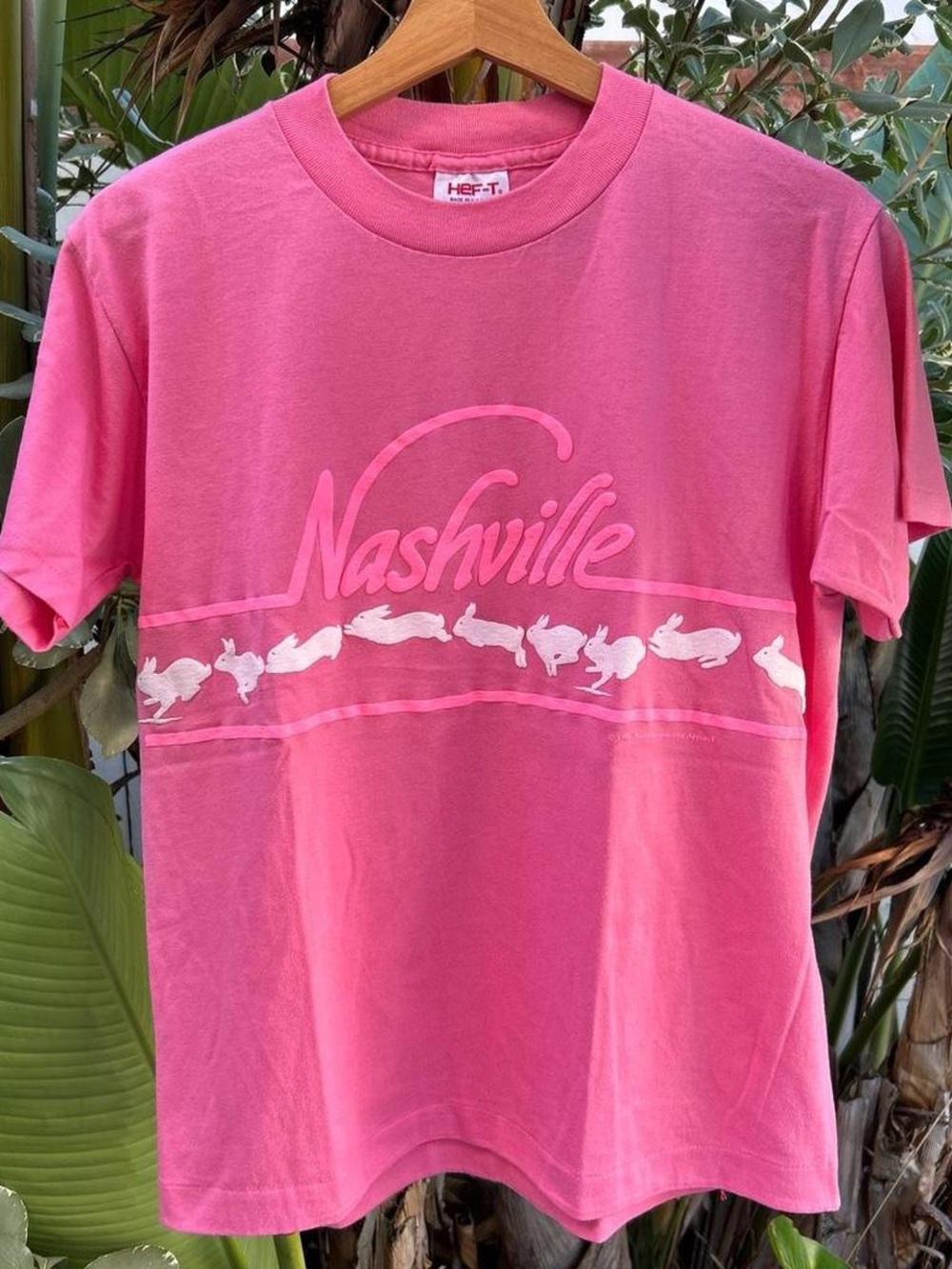 Vintage 1991 Nashville Rabbits Pink Wraparound Graphic T Shirt Medium USA